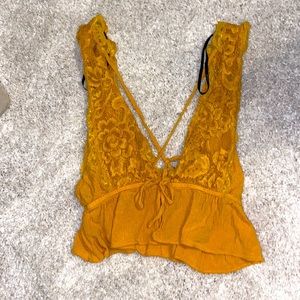 Forever 21 mustard yellow top size xs/s